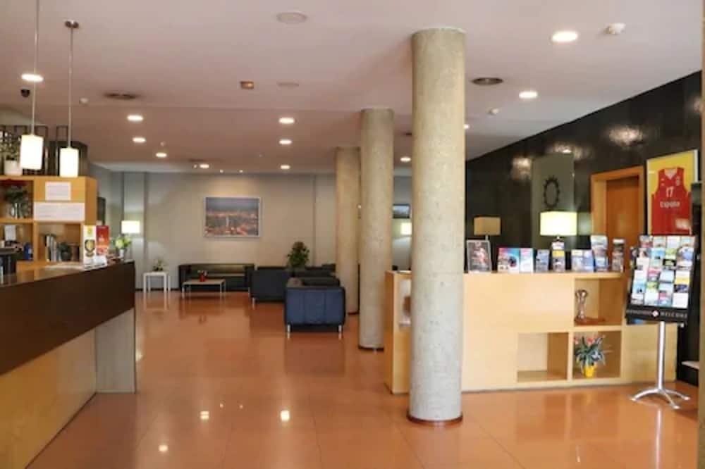 Hotel Flora Parc Castelldefels Zewnętrze zdjęcie