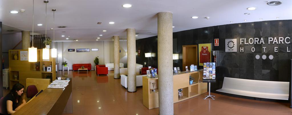 Hotel Flora Parc Castelldefels Zewnętrze zdjęcie